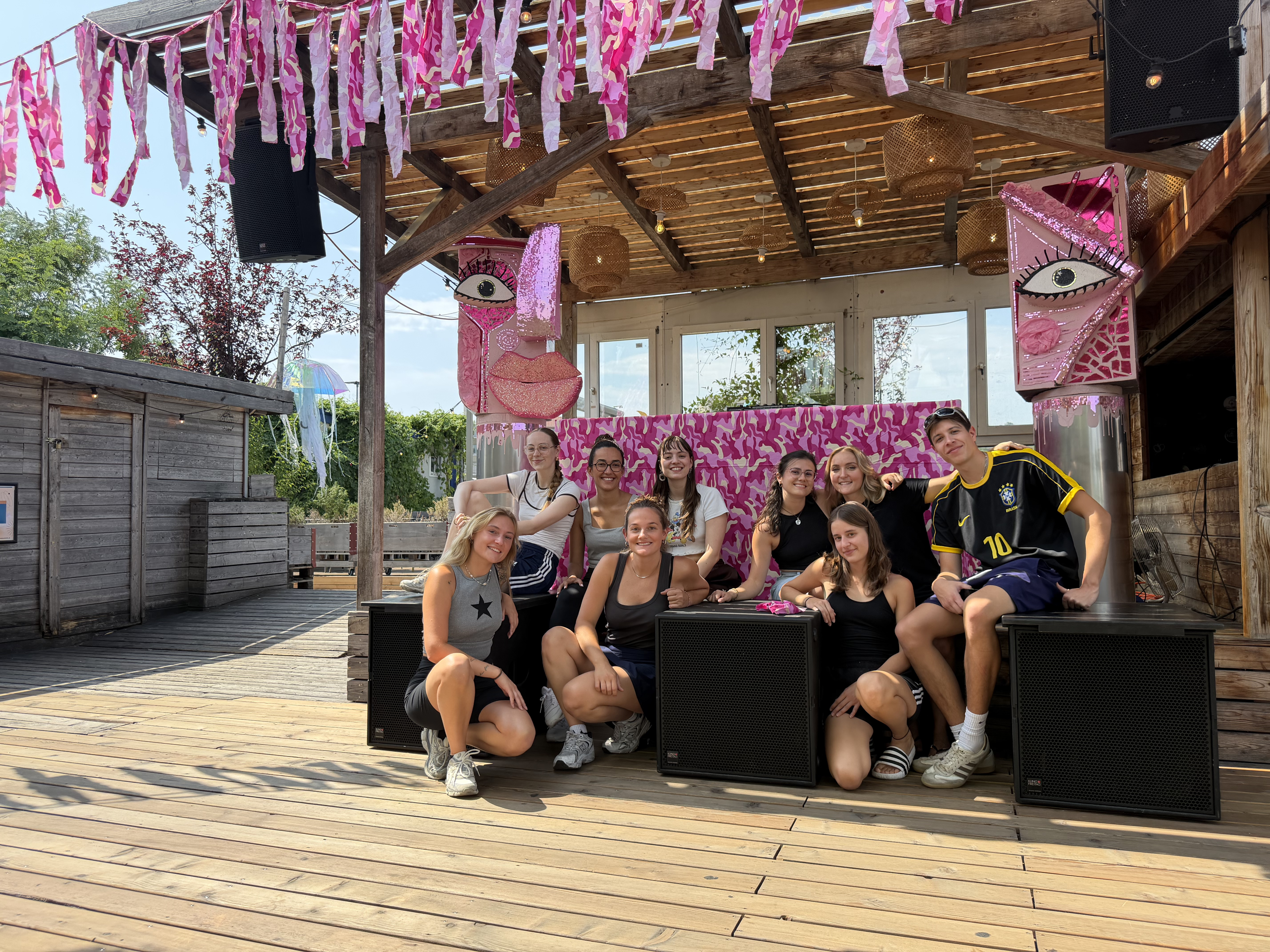 SHEWAVES – Team